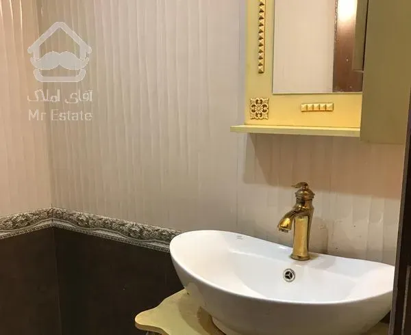 ۱۴۵ متر کلید نخورده آفتاب گیر در گلناز جنوبی