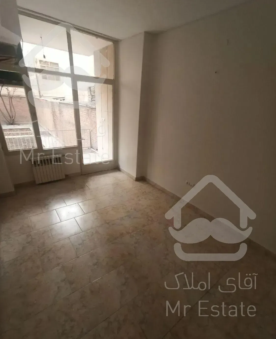 آپارتمان ۱۱۵متر بازسازی شده با ۸۰متر حیاط سنایی