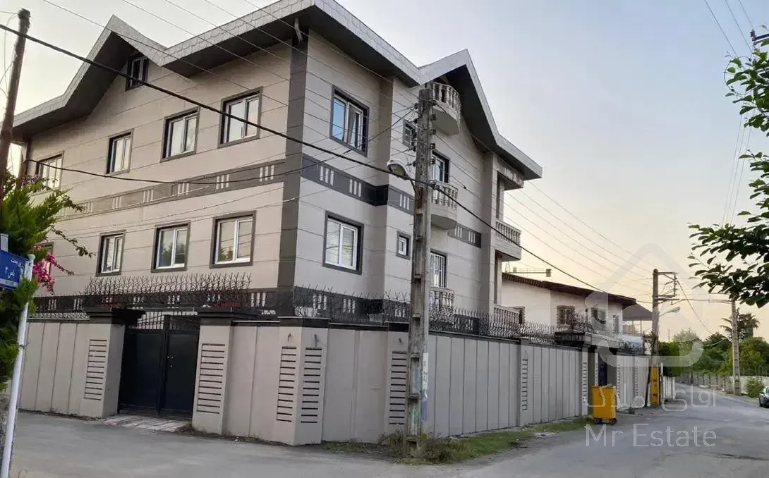 فروش فوری ۵ واحدآپارتمان مسکونی در ۵۵۰ متر زمین