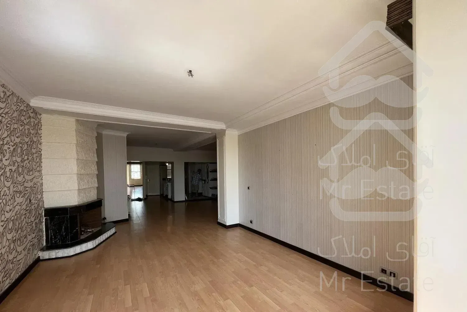 ۱۵۰ متر ولنجک طبقات بالا