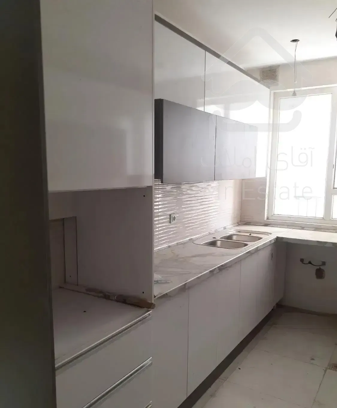 فروش آپارتمان ۱۰۰ متری ۲ خوابه عباس آباد اندیشه