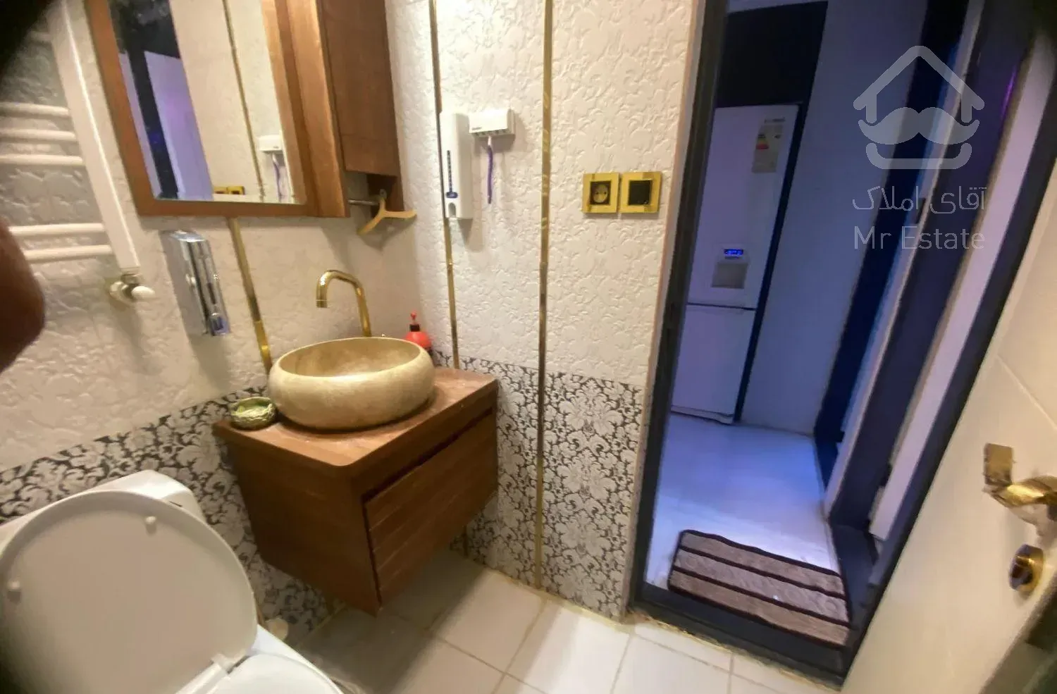 ۹۵ متر دو خواب ، نوسازی شده ، امیرآباد