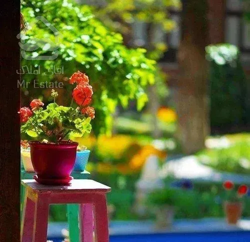 98 متر خیابان بازرگان شهرک ولیعصر