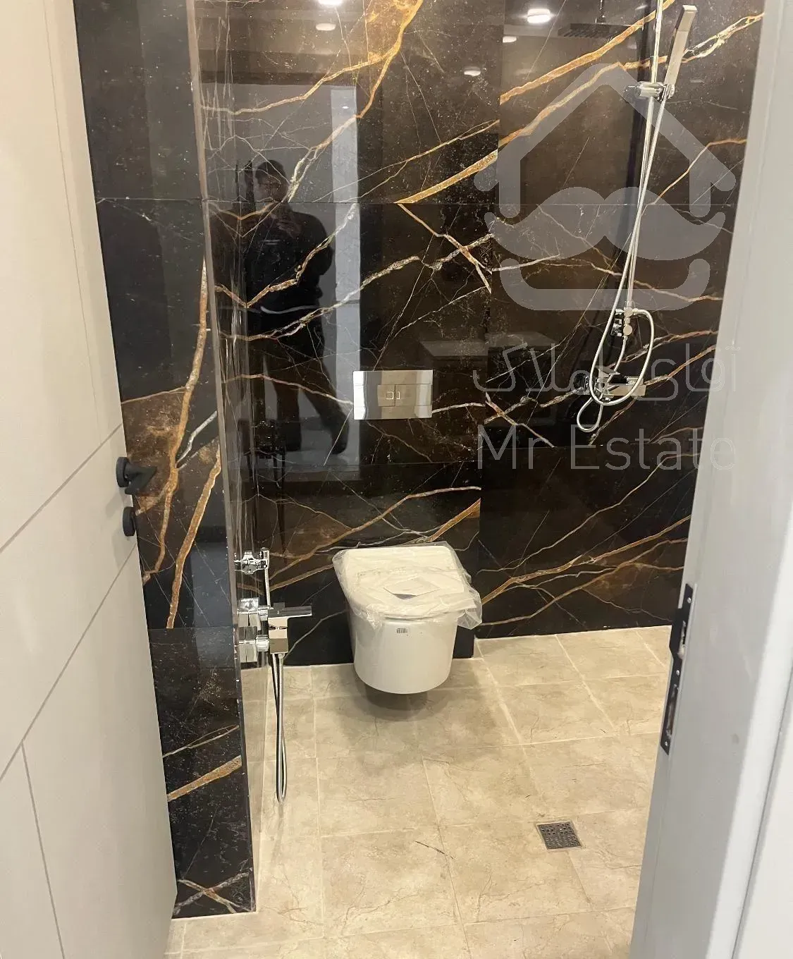 ۱۳۰متر/طبفه اخر/ویو ابدی شهر/تراس بزرگ/نوساز