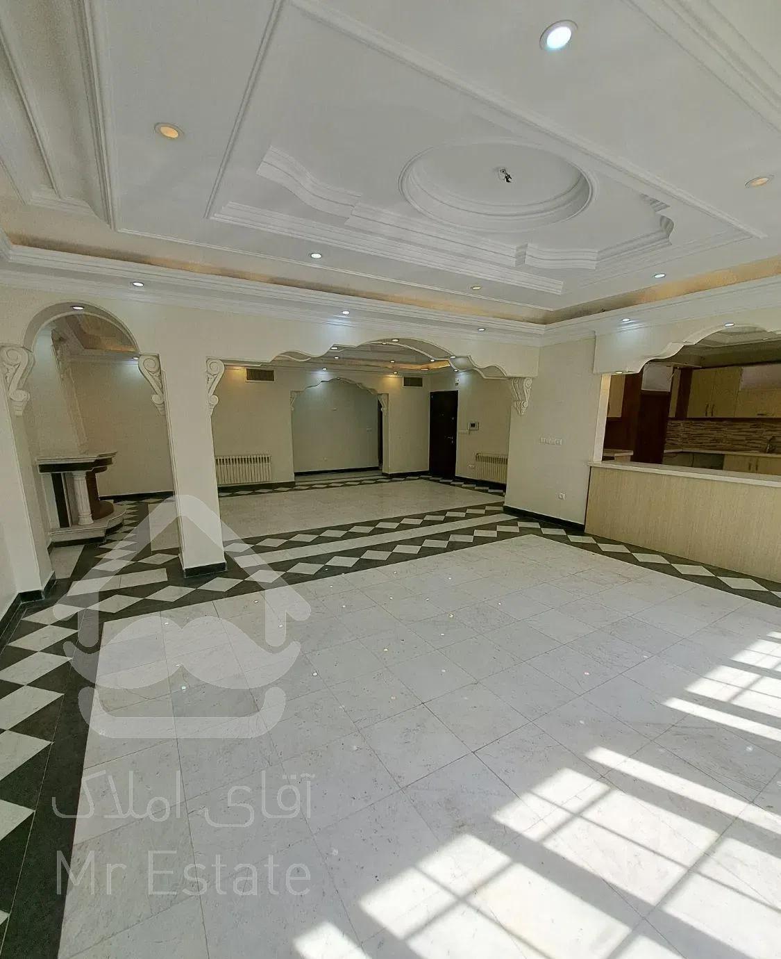 آپارتمان در سه طبقه  با همه امکانات