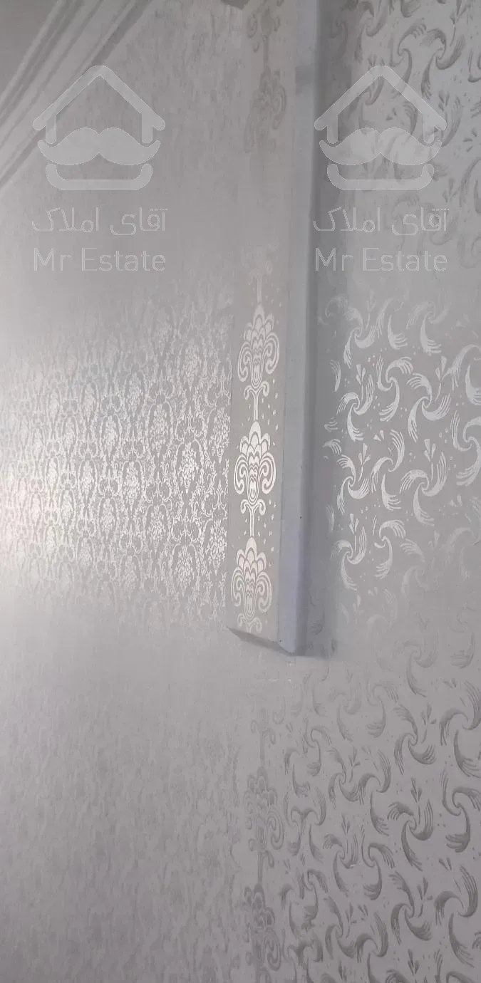 نقاش طرح کاغذ دیواری