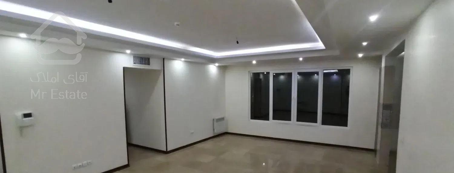 ۹۸ متر** سالن پرده خور** نور سراسری