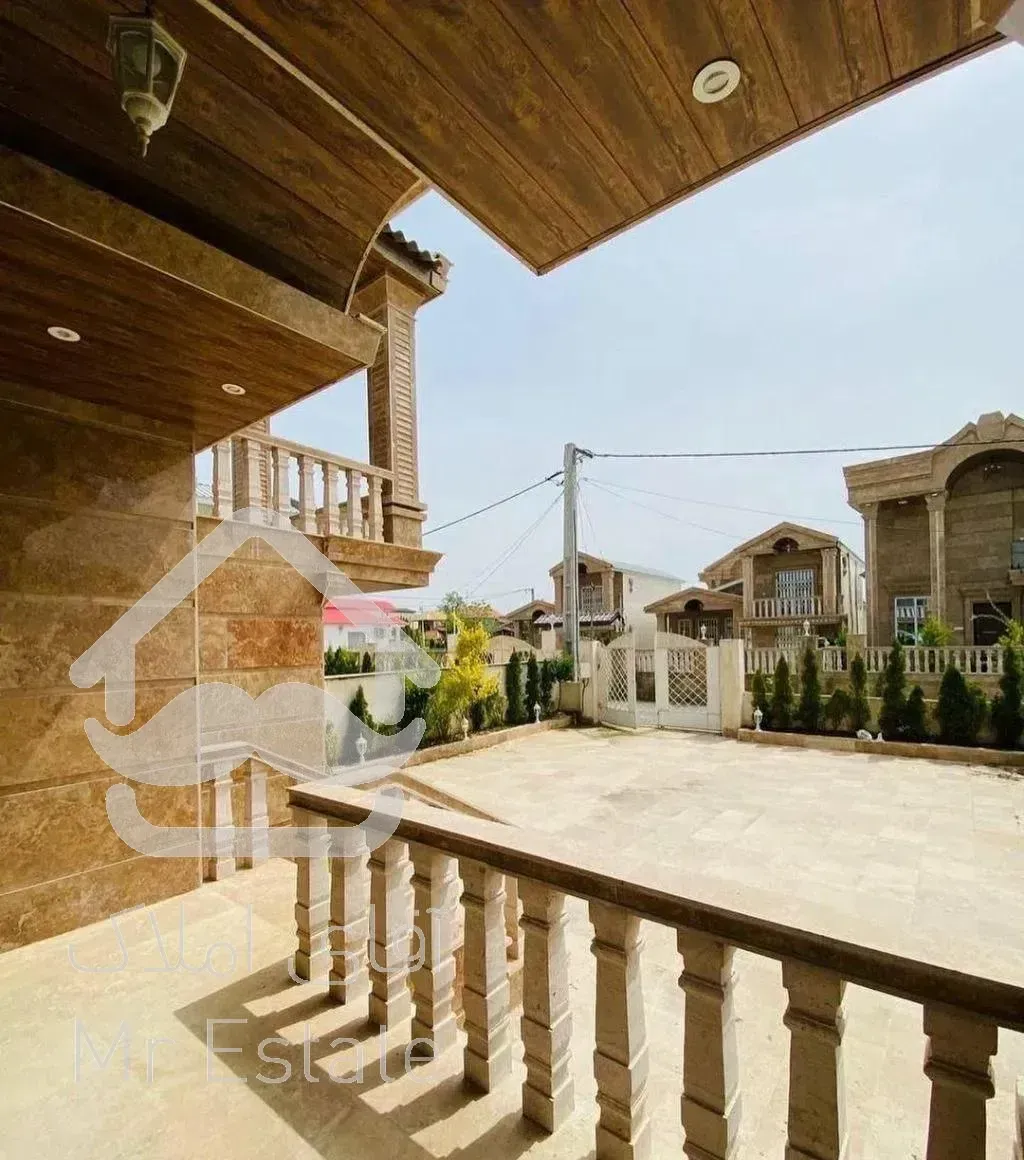 نیمپیلوت بانماچشمگیر حیاط شیک وسرسبز زمین 350م