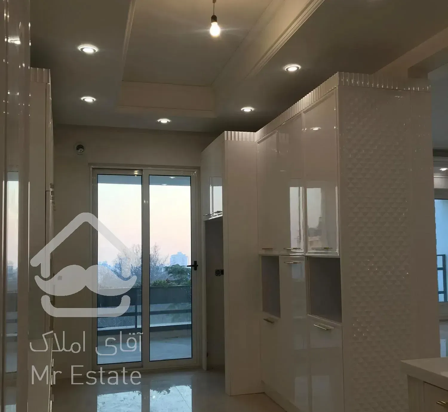 ۱۸۰ متر گلسنگ نیاوران