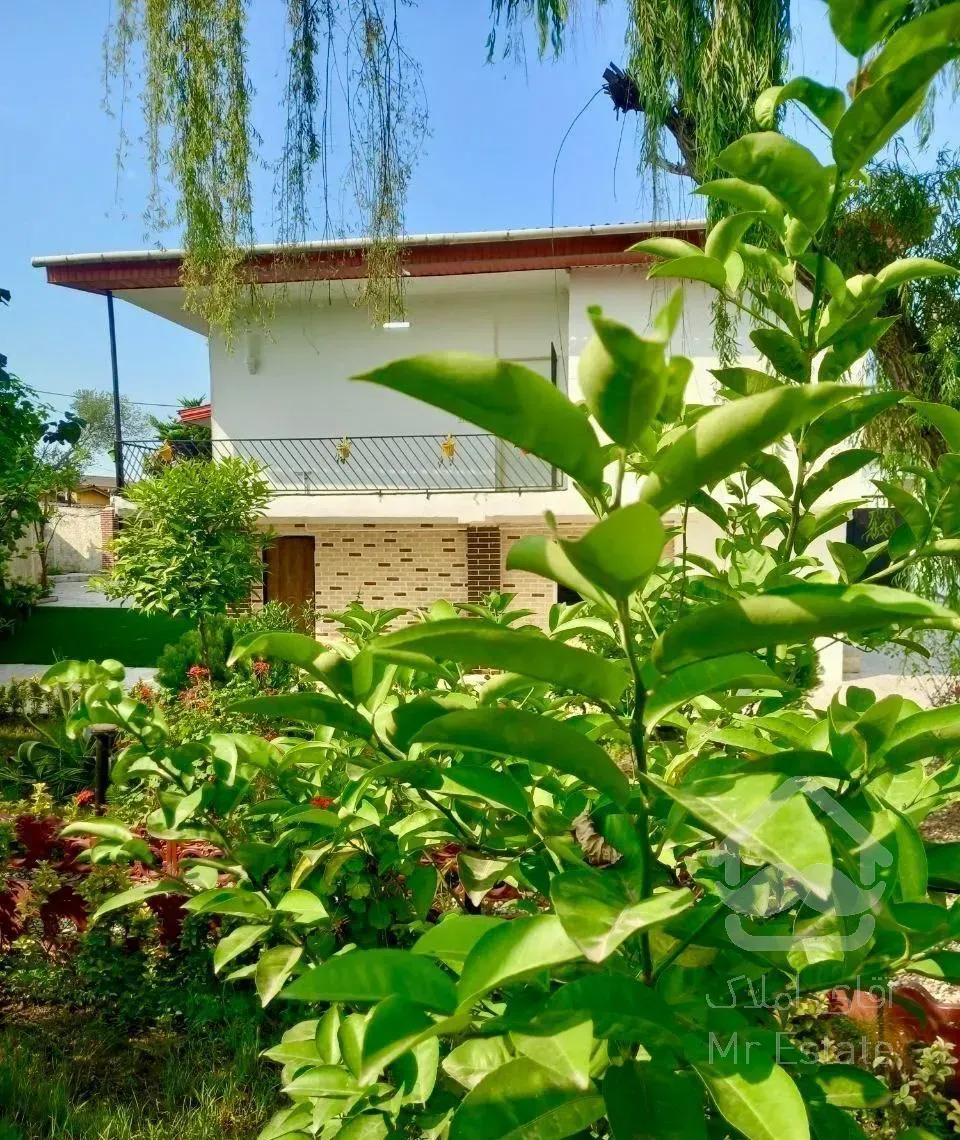 ویلا باغ مشجر/قیمت استثنایی/کاملا تو بافت مسکونی