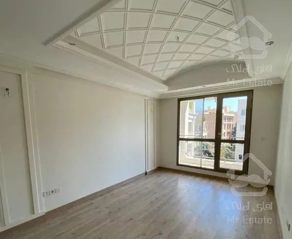 200 متر کامرانیه دو نبش با پنجره قدی