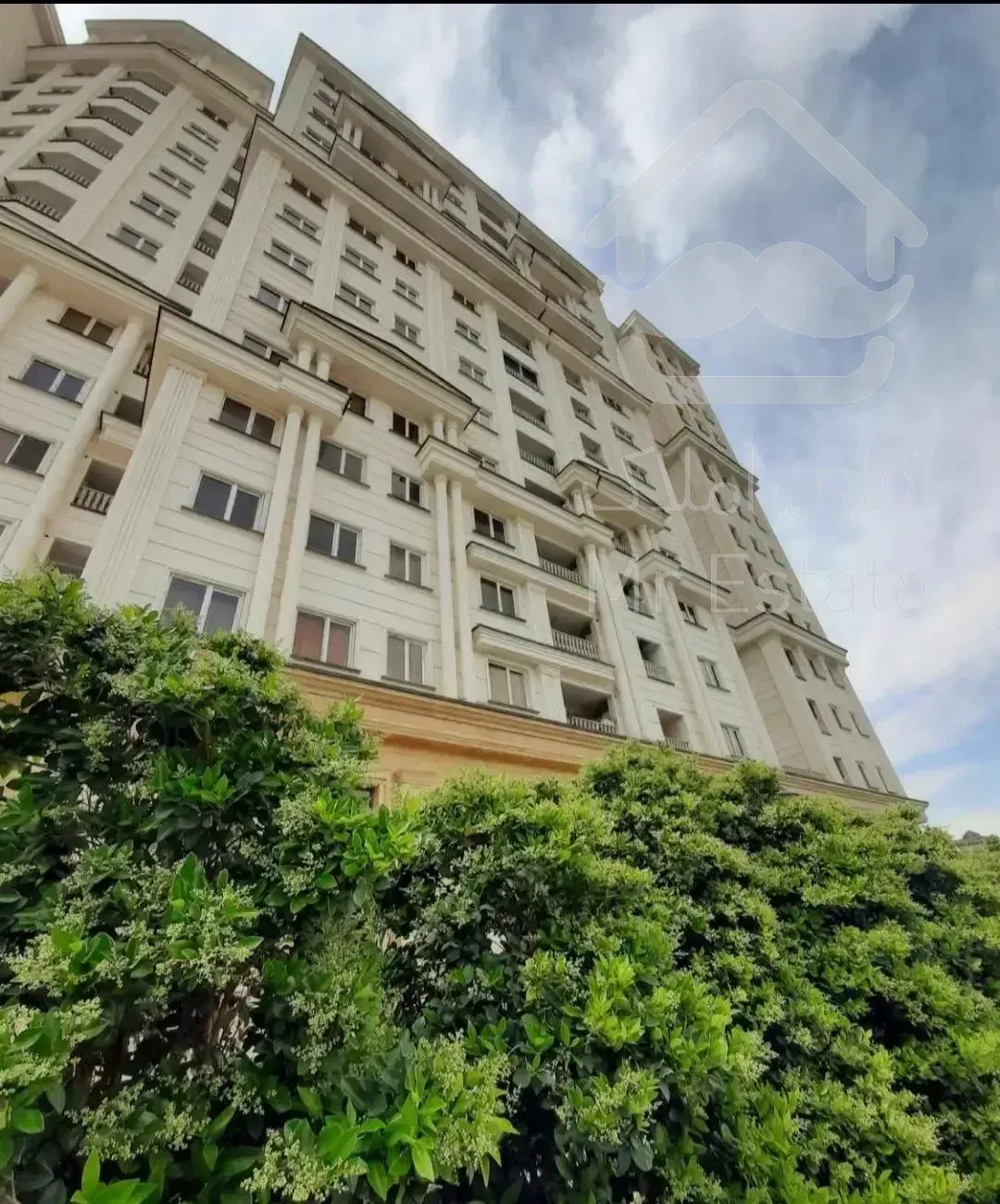 ۹۸متر برج برلیان *مشاعات آبی*تهاتر با واحدکوچکتر