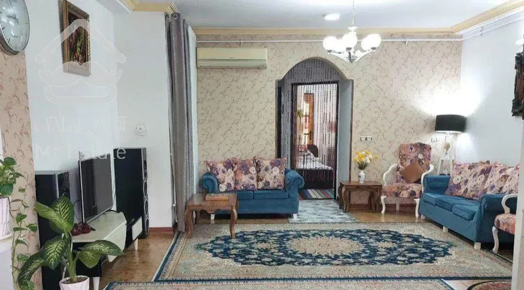 ۷۶ متر نور/مرکز شهر