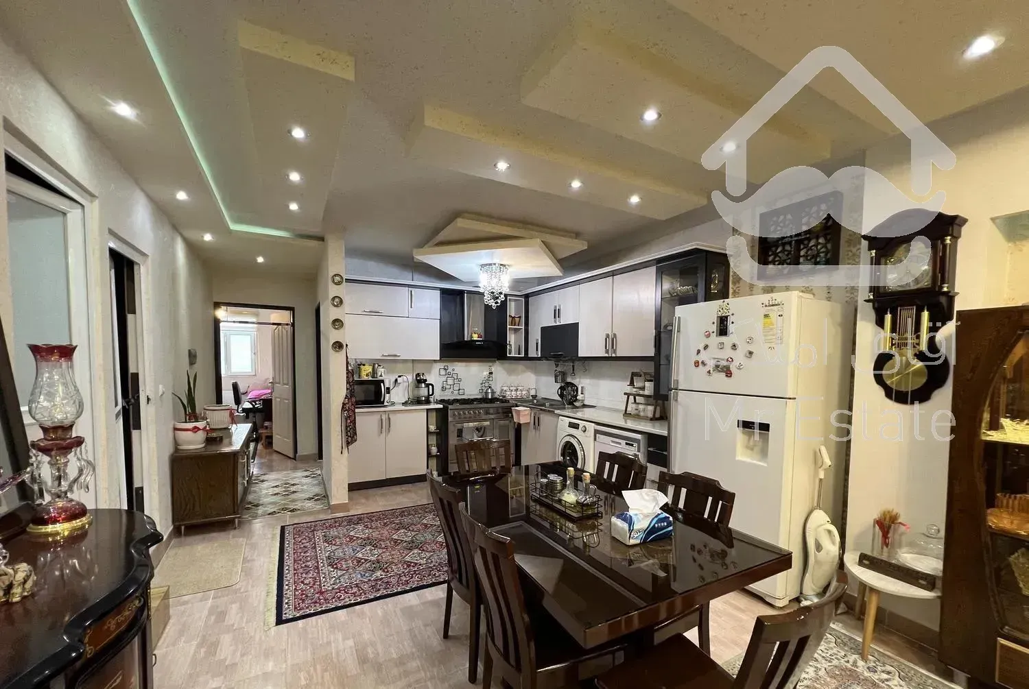 واحد ۹۳ متری فول آستارا