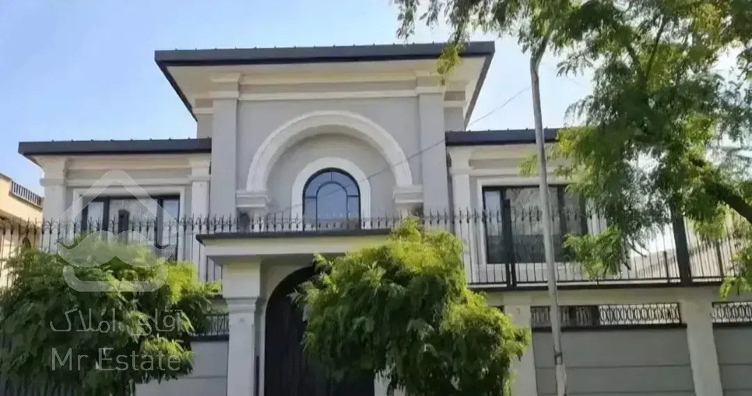 شهرک غرب/ ویلا / ۱ از ۳ / فول بازسازی با آسانسور