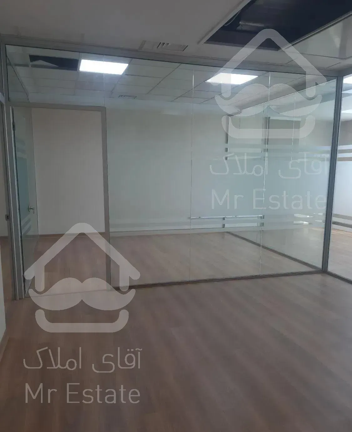 ۱۰۰متراداری،‌آبشار،کنتراست مال یاس۳، دریاچه چیتگر