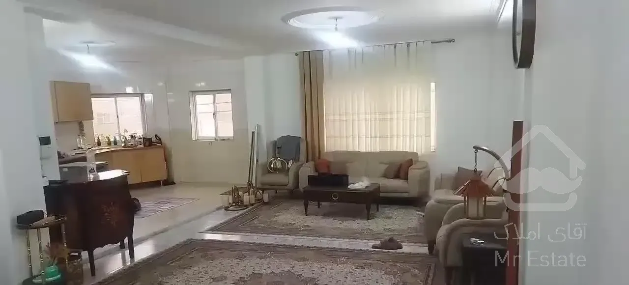 آپارتمان تک واحدی بین بلوار مطهری و امام رضا(ع)