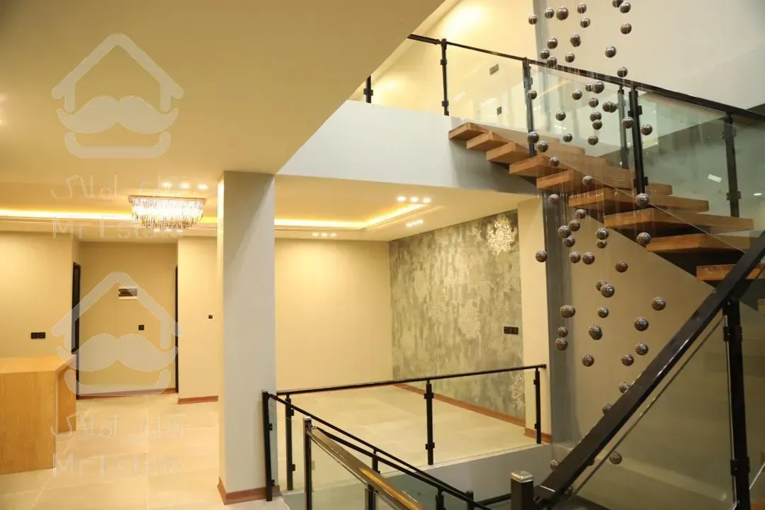 ویلا تریبلکس. شهرکی. متریال عالی.