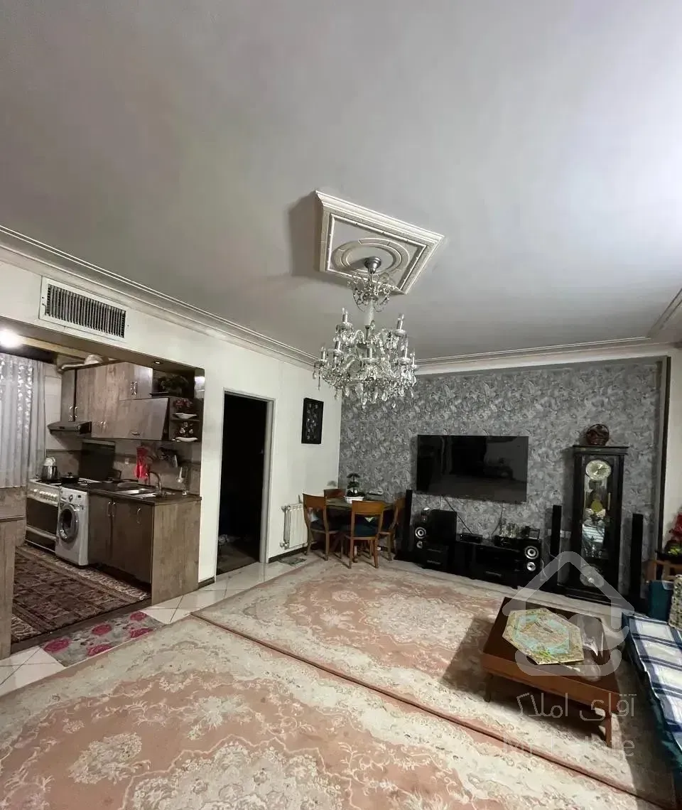 ۶۹متر دو خوابه فول امکانات محله اعیان نشین (لازار)