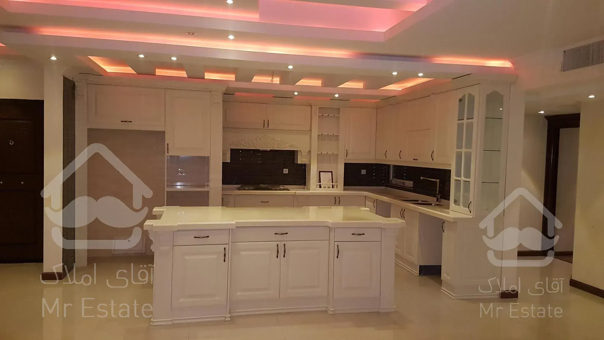 فروش آپارتمان سه خوابه در صادقیه