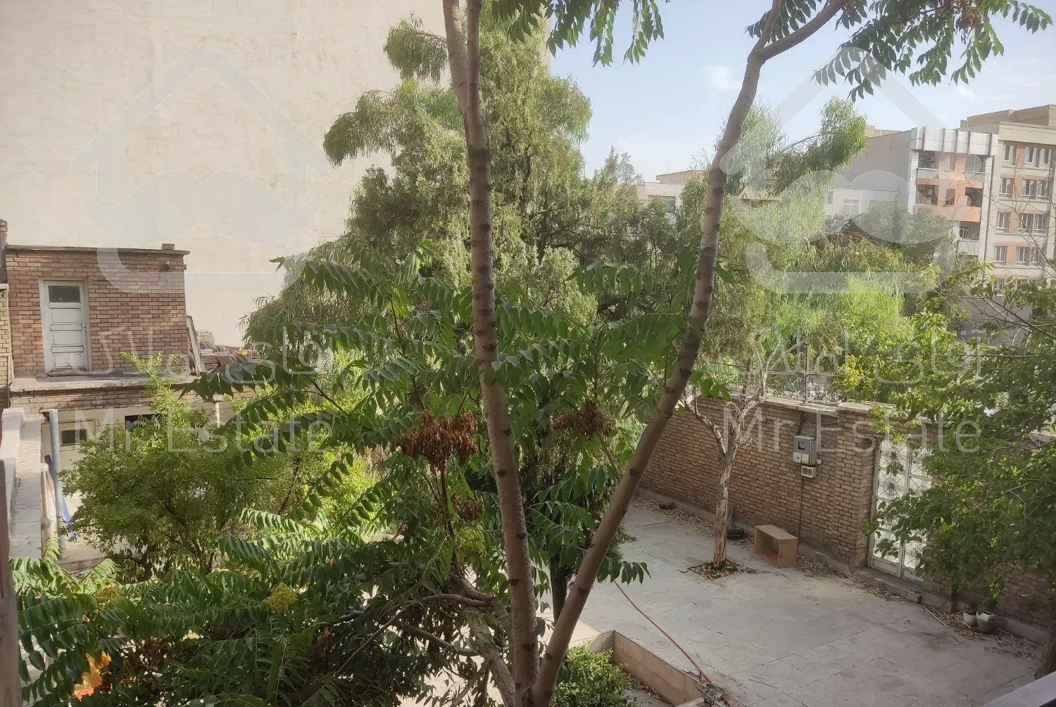 ۸۱ متر نزدیک بیمارستان امام