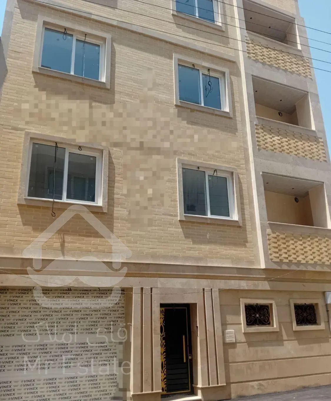 اپارتمان سه واحدی درچهاراه صاحب