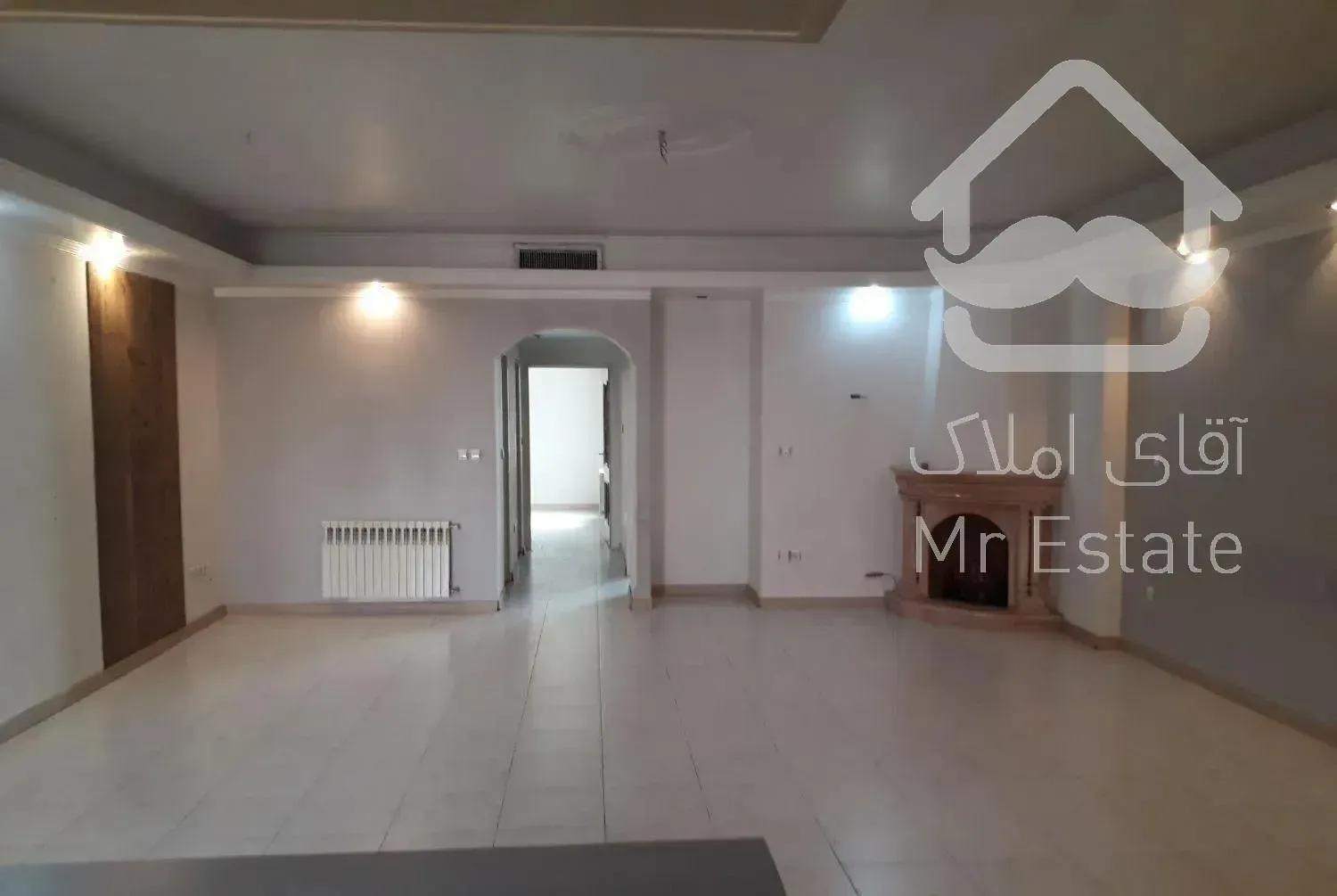 115 متر دو خوابه  با پارکینگ  (مطهری *لارستان )