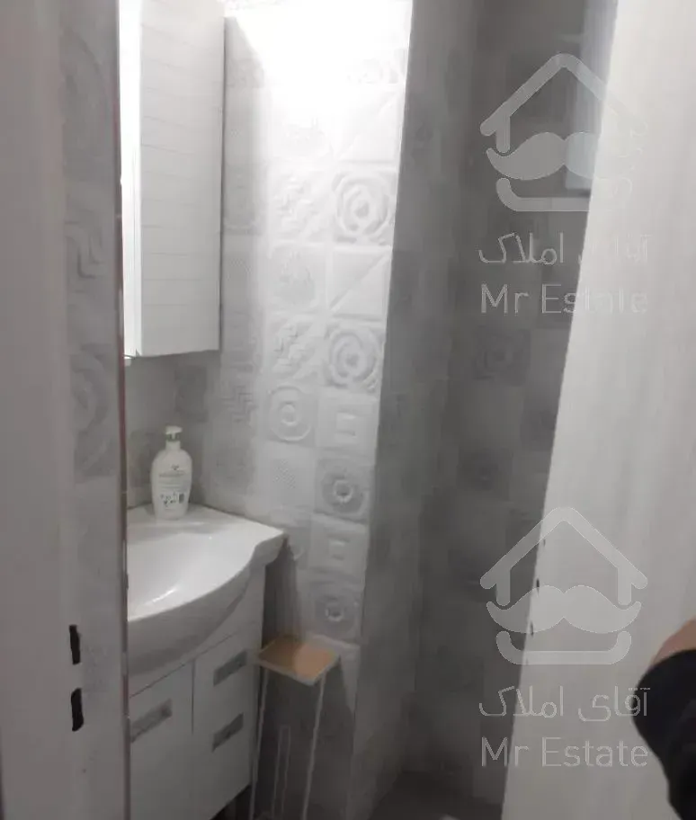 یک خواب . واحد مبله می‌باشد .هم اجاره هم فروش