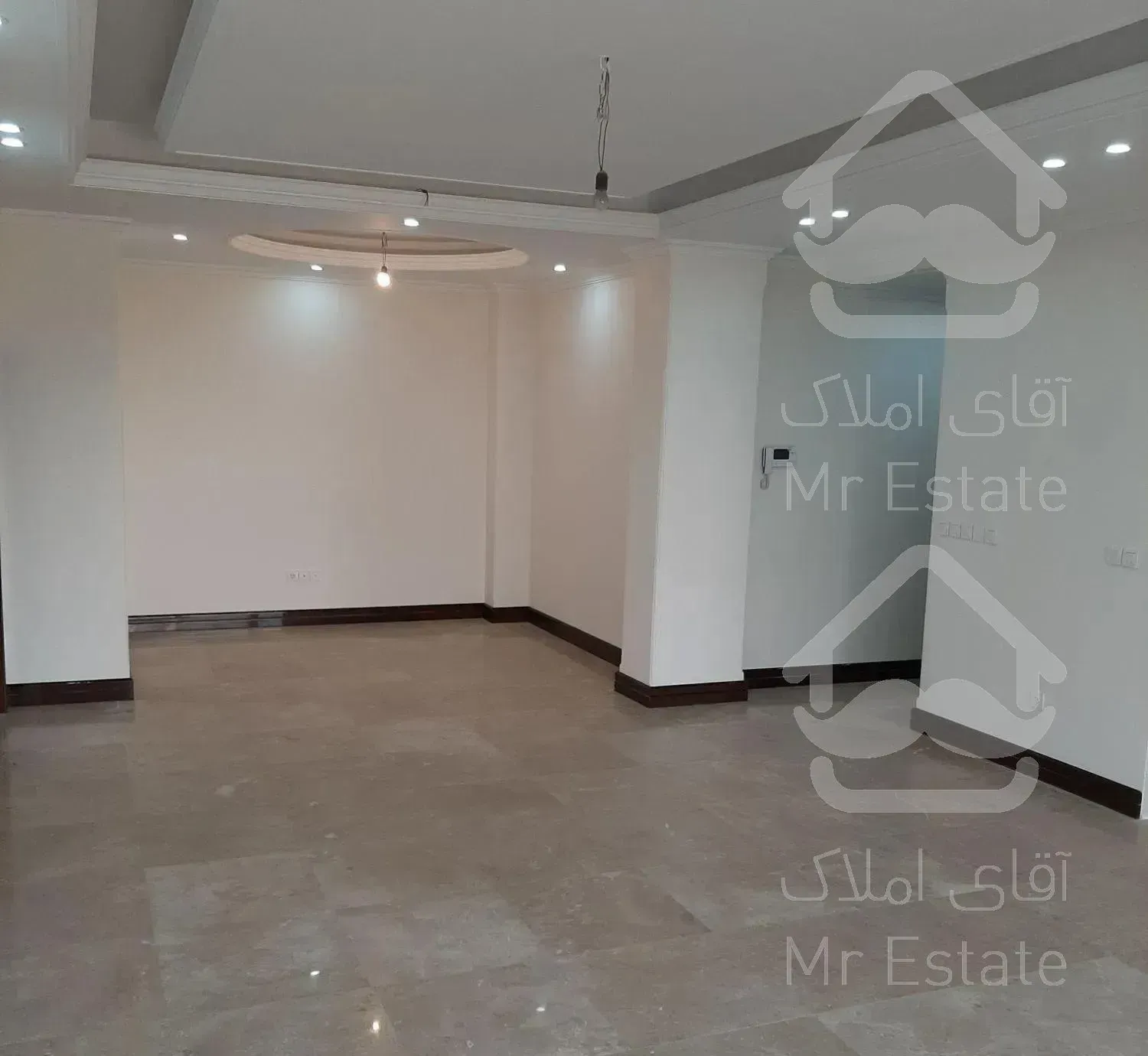 ۱۳۰ متر ویو و نور