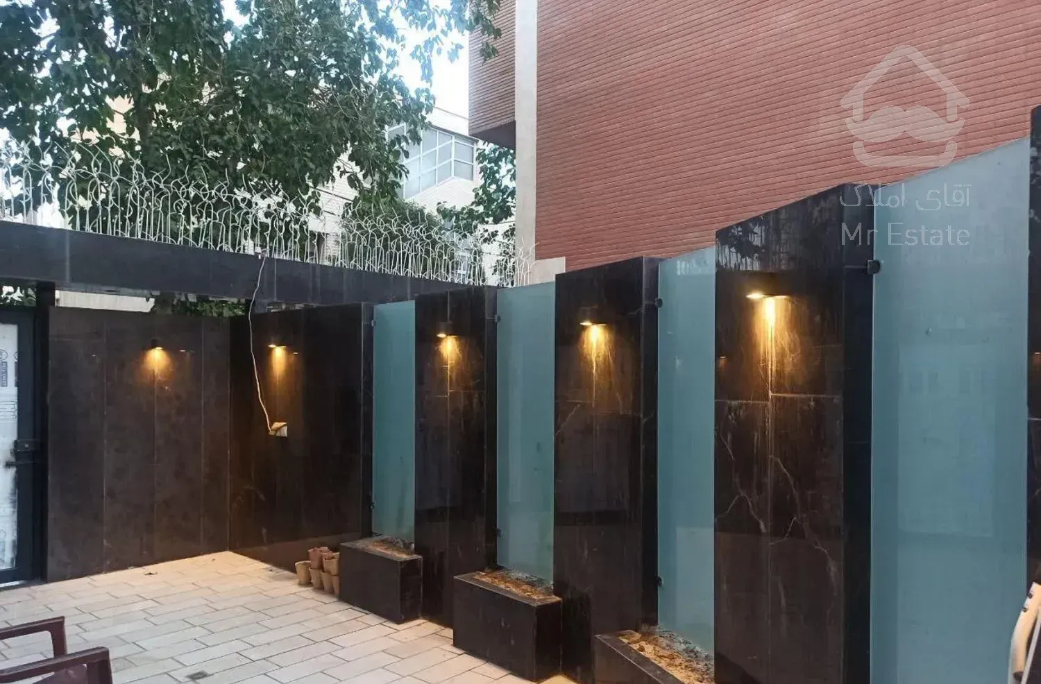 آپارتمان ۶۷متری ۲خوابه با حیاط اختصاصی