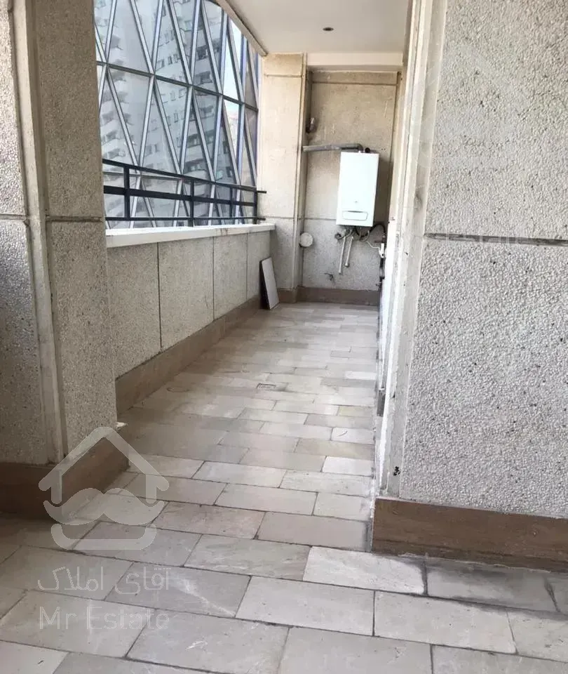 چیتگر ۱۴۳ متر  جنوبی چشم انداز دریاچه