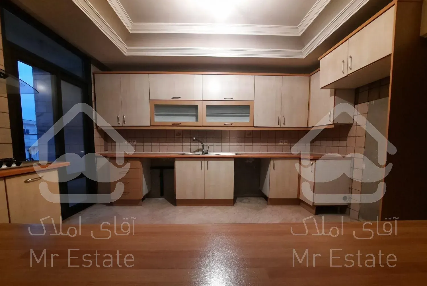 آپارتمان ، ۱۴۰ متری ، سه خوابه