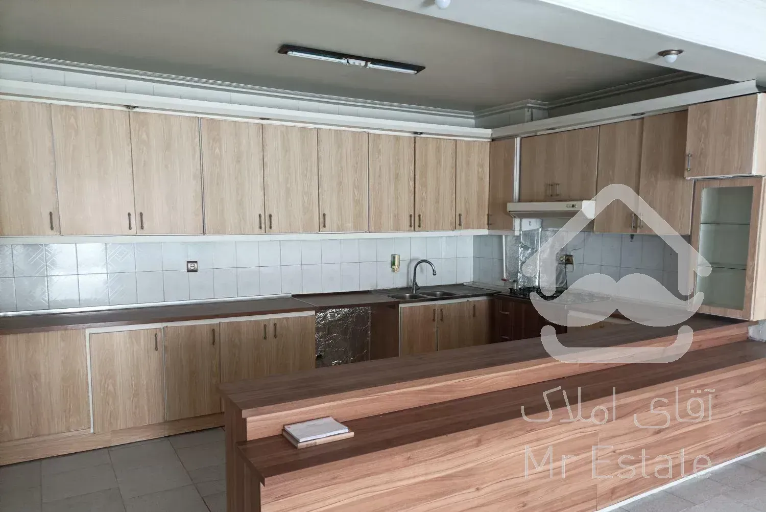 حدود۱۴۰متر سه خواب خوش نقشه تمیز