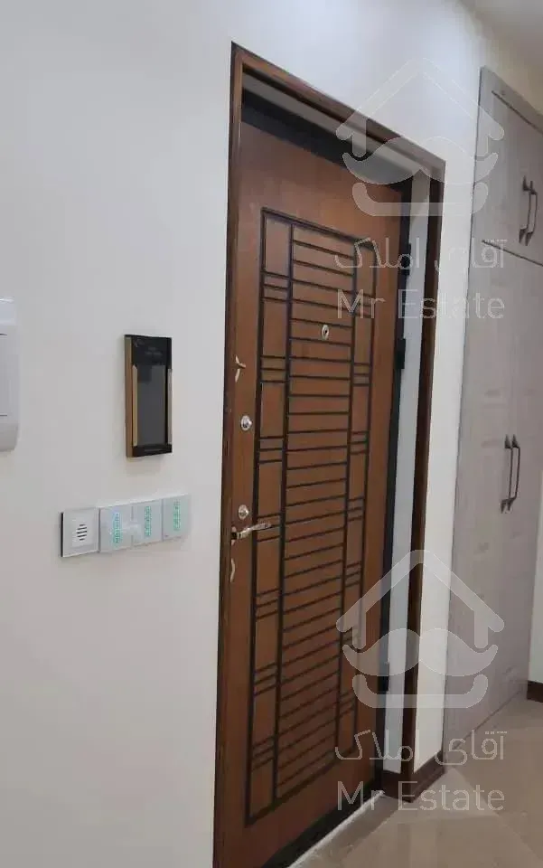 ۱۳۰متر ۲خواب/ نورگیر مستقیم جنوب