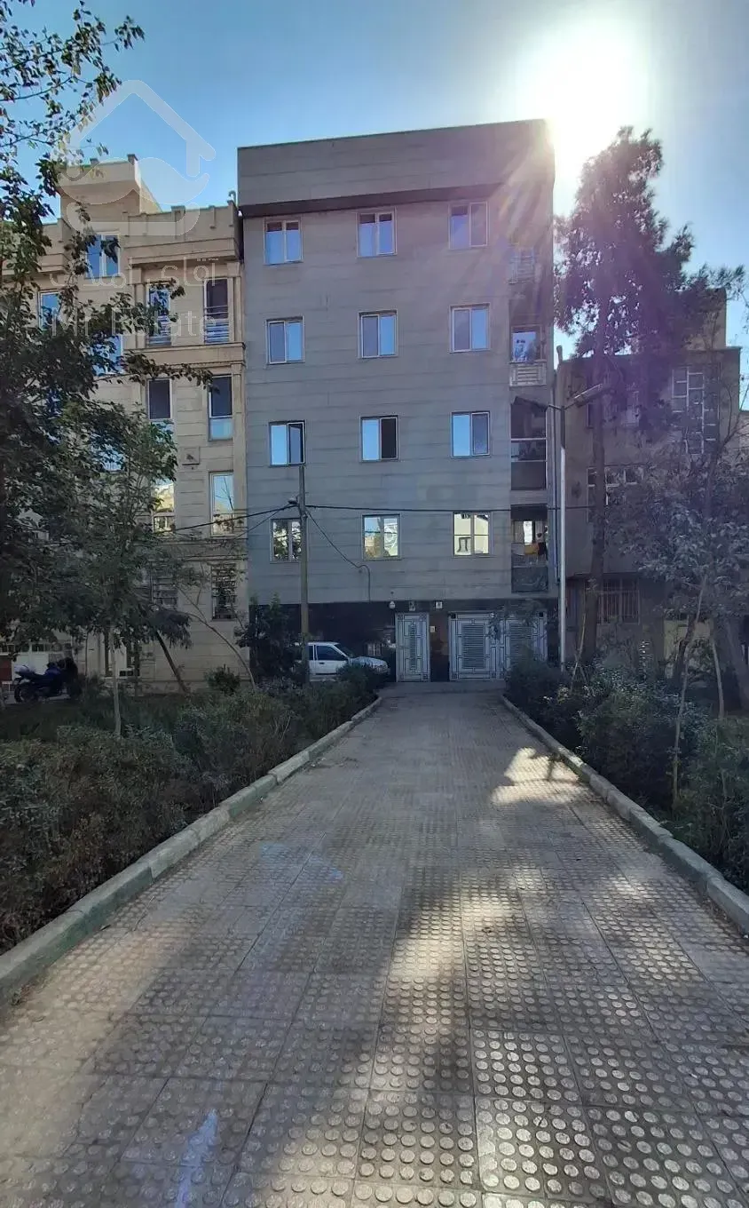 ۶۲ متر فول امکانات