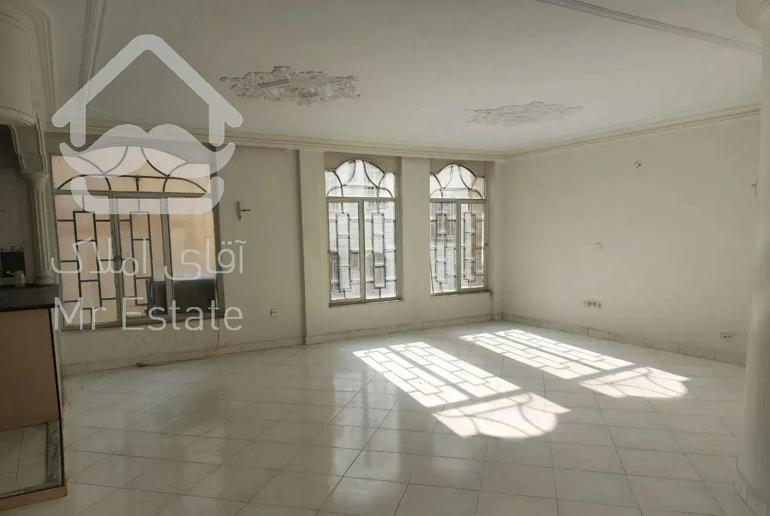 اپارتمان ۹۰ متری دو خوابه نزدیک مترو