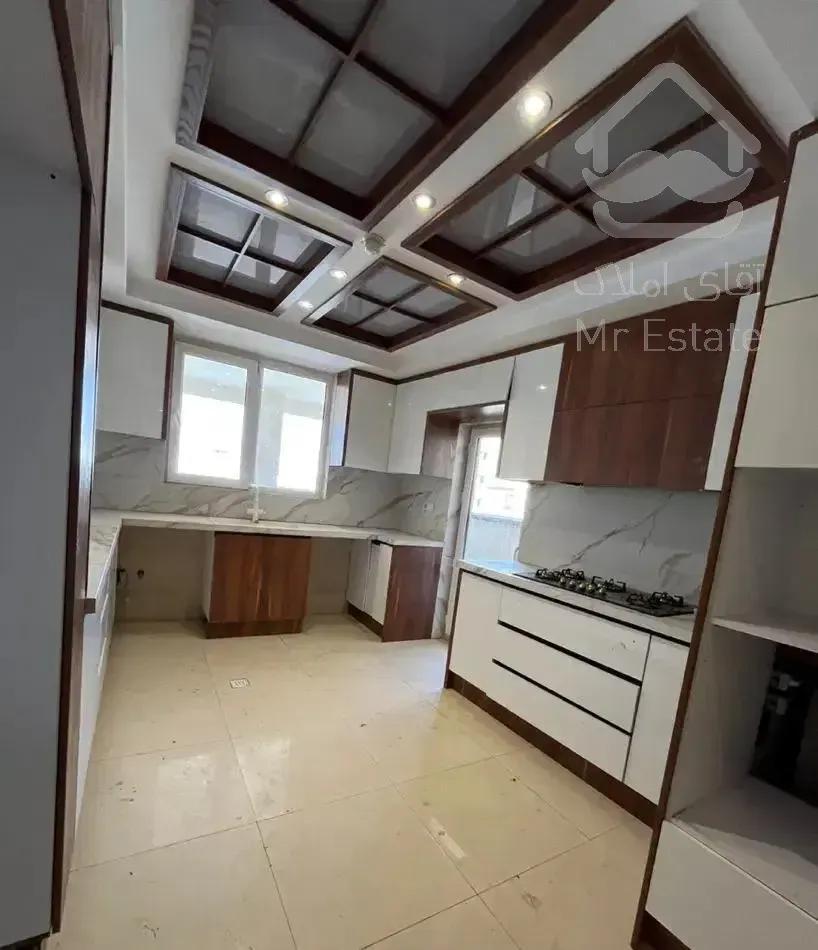 ۲۰۰ متر پنت برج ۳ خواب دیزاین شده تراس با ویو ابدی