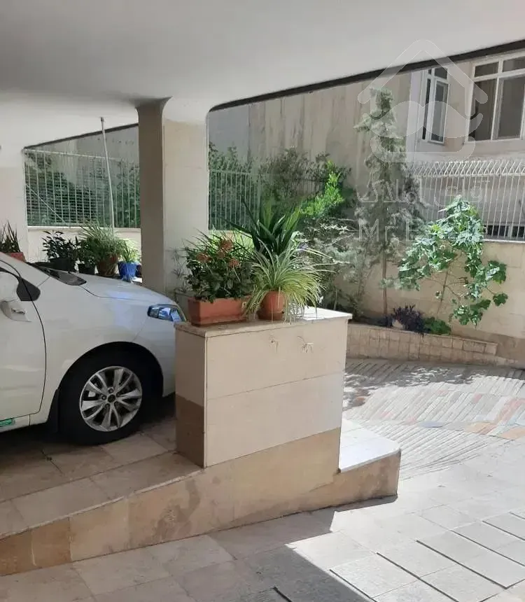 ونک شیراز جنوبی۱۸۳متر ۳خواب بدون مالک