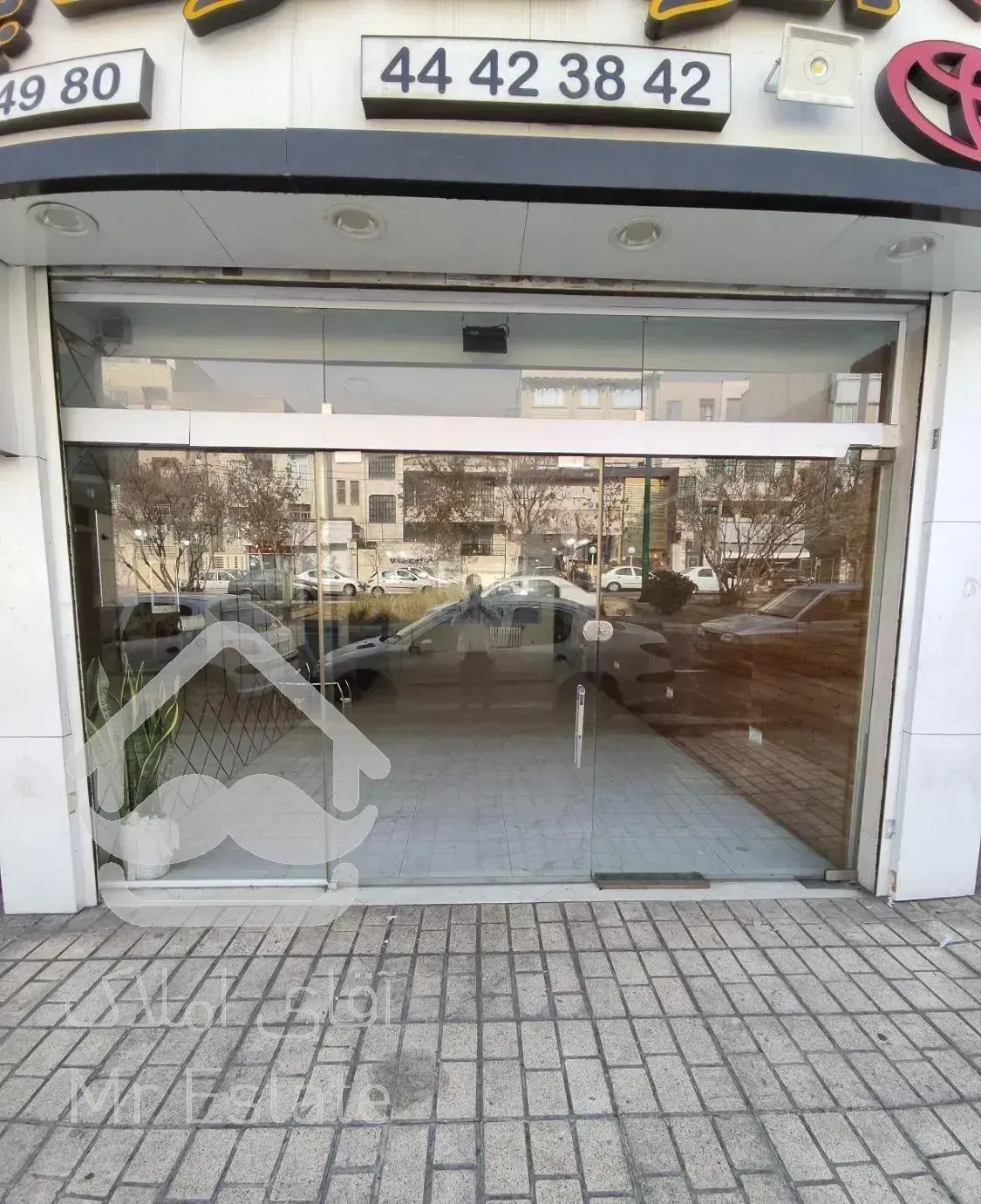 ۱۰۳متر.مغازه کفی.بر ۳۵ متری گلستان.پا خور