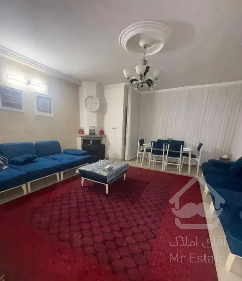 90 متر حاشیه صارمی طبقه چهار با آسانسور