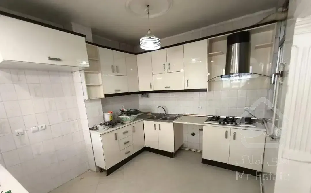 واحد ۱۰۲ متری شهرک راه آهن کوهک دهکده دریاچه