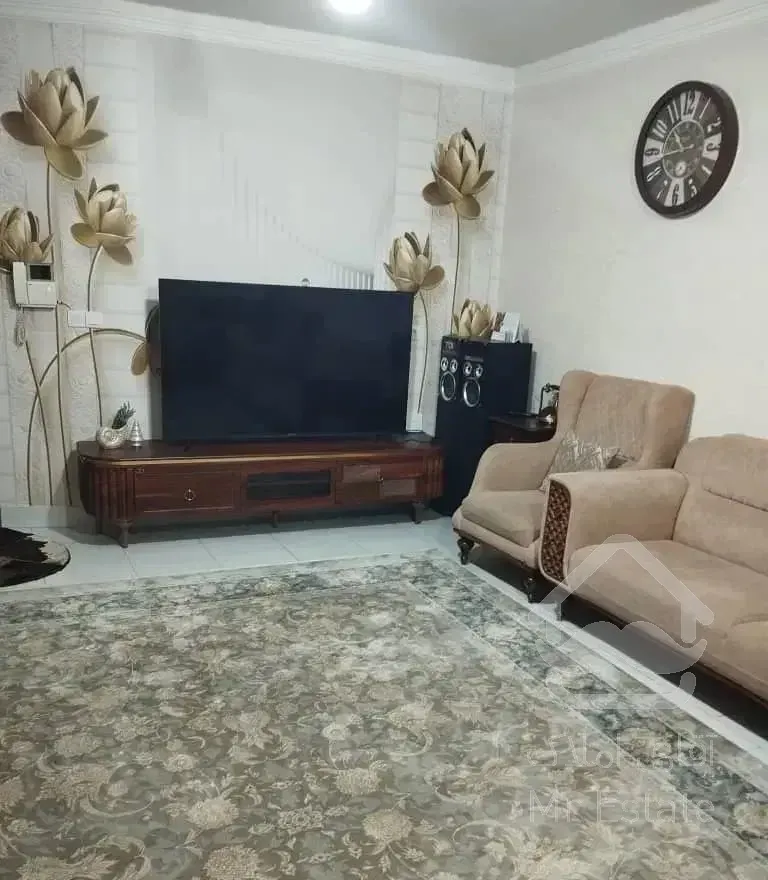 فروش آپارتمان طبقه ۳ بدون آسانسور خ تهران