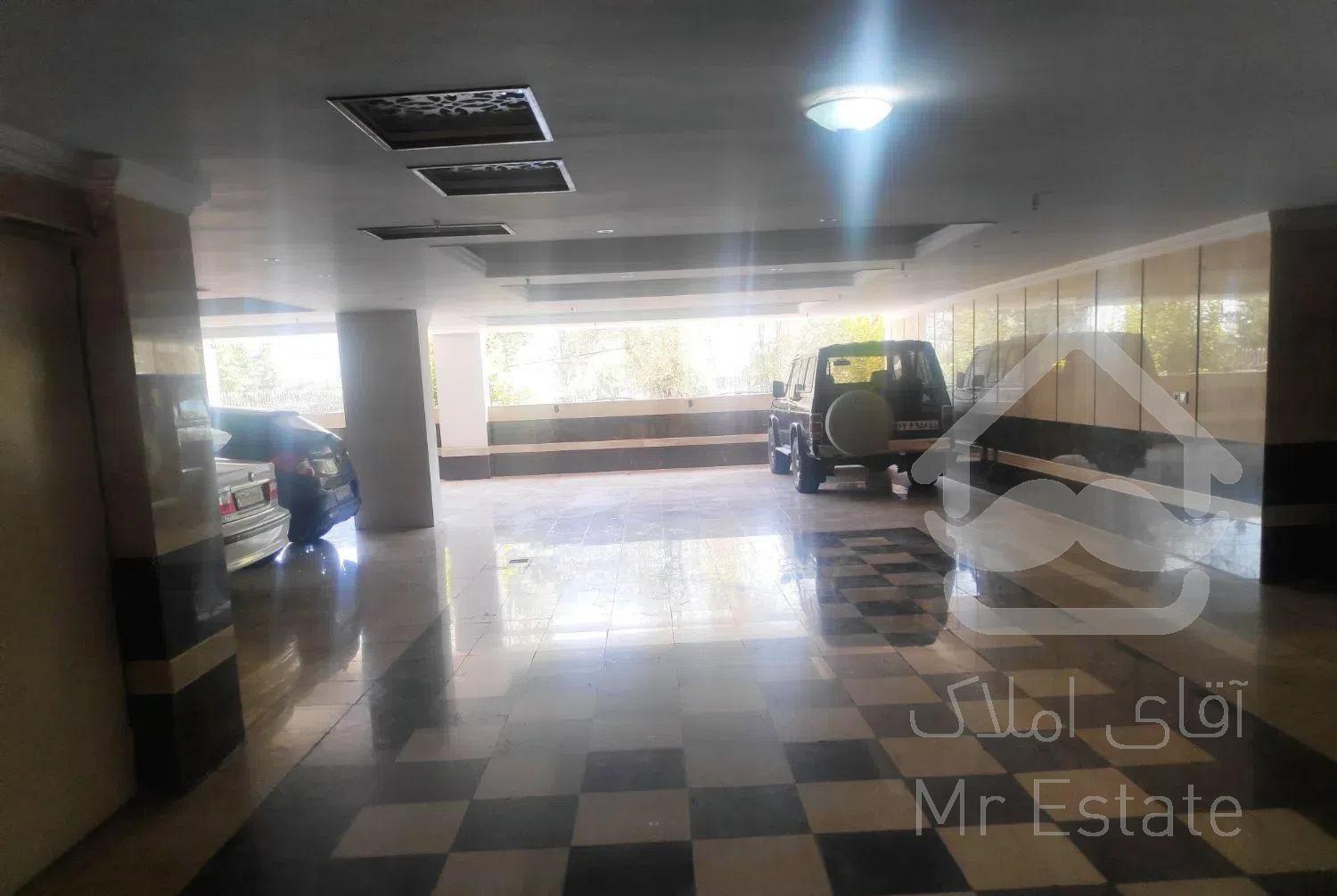 ۱۰۰ متر باکس پونک