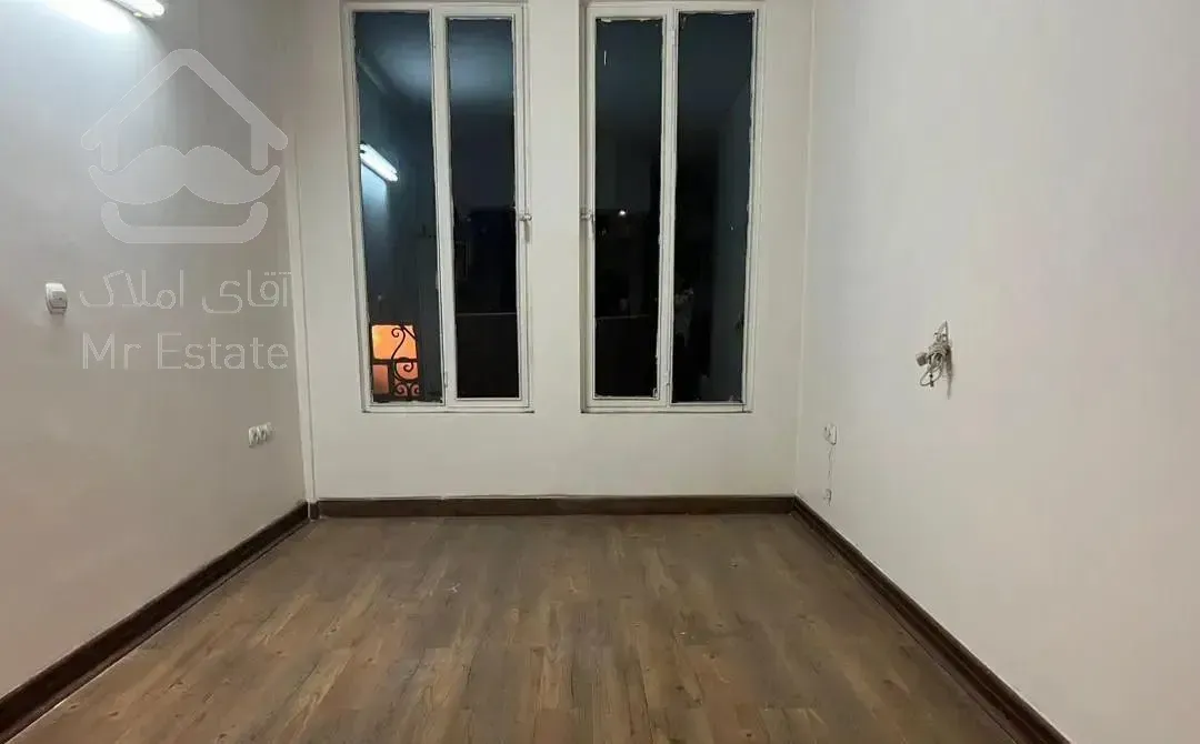 ۳۶ متر تک واحدی / نما سنگ / گذر ۸ / زیرقیمت