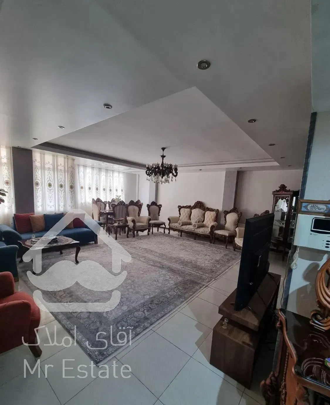 آپارتمان ۱۳۰ متری ۳ خوابه  و شیک