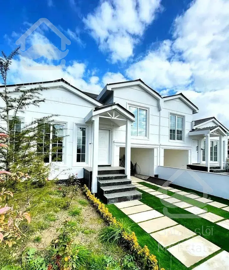 نیم پیلوت ۳۰۰ متری استخر دار ، چالوس