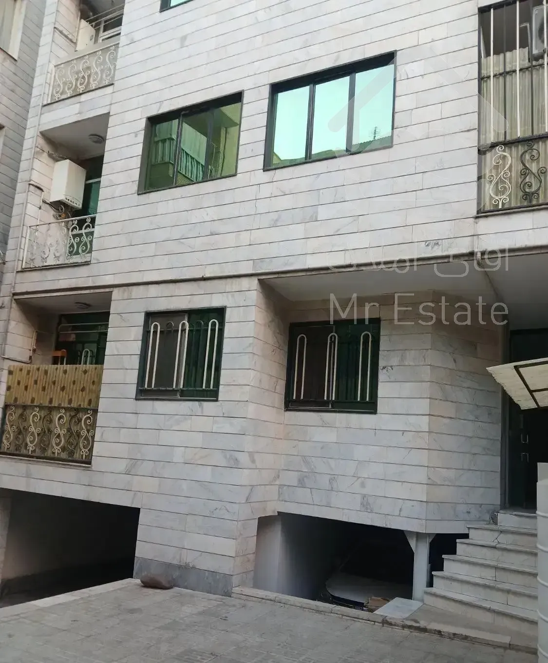 ۵۰متر اپارتمان ولیعصر کوچه باغ . با پارکینگ ۲خواب