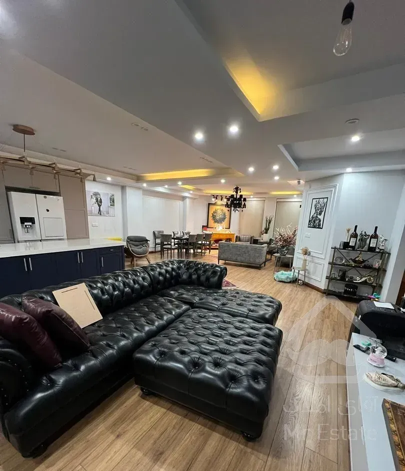 ۱۷۰ متری .    فول بازسازی . روبروی پارک ملت