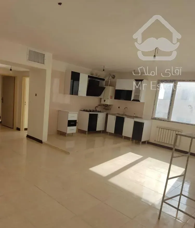 ۸۷ متر دو خواب    فاصله تا مترو ۴۰۰ متر