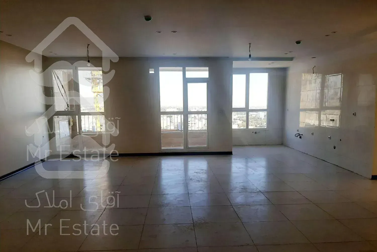 آپارتمان ۱۴۰ متری خوش نقشه در وردآورد (واقعی)